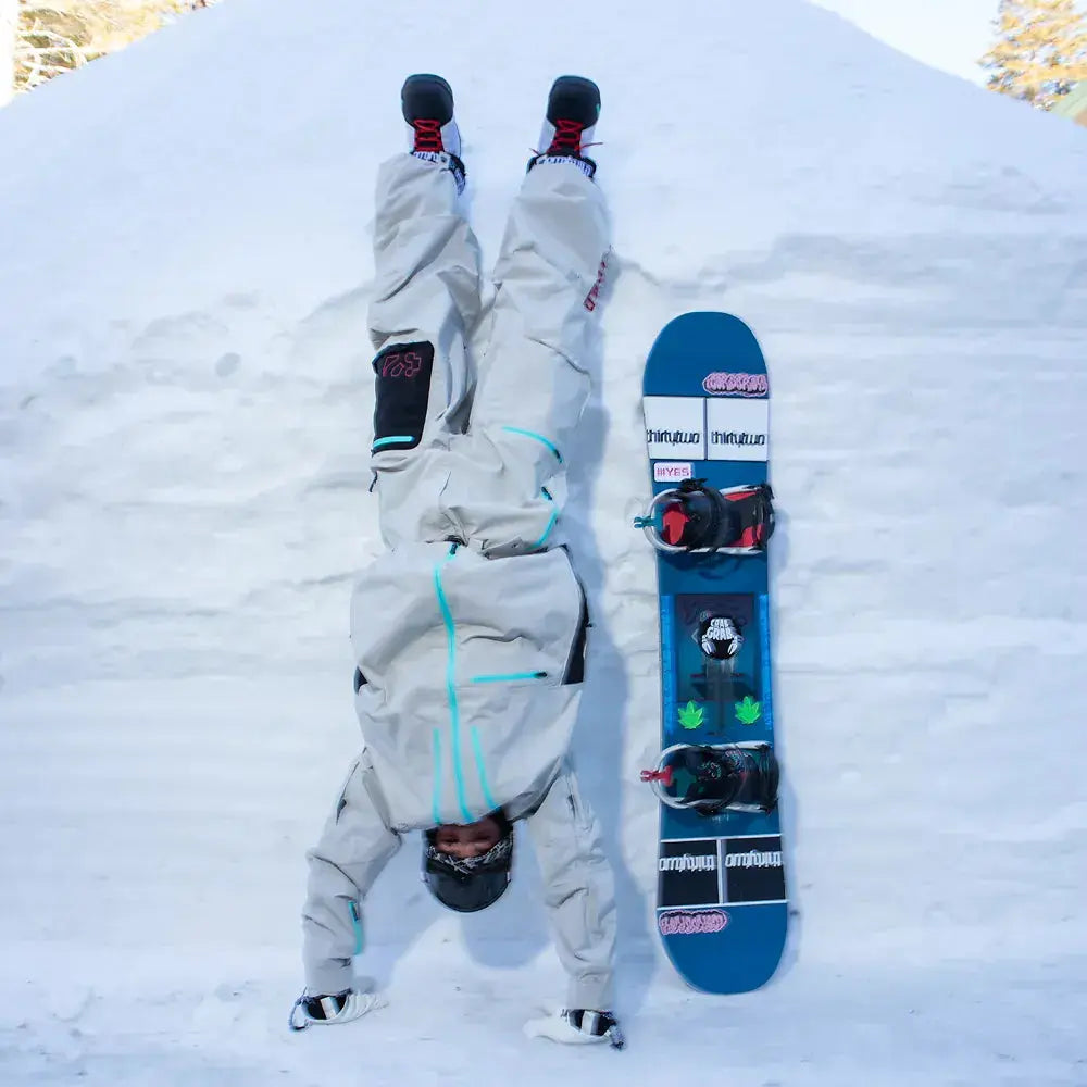 TM Recycled x Fava Jacket Cement | thirtytwo US Non-Insulated Jacket ThirtyTwo Rider Driven Snowboarding Snow Premium