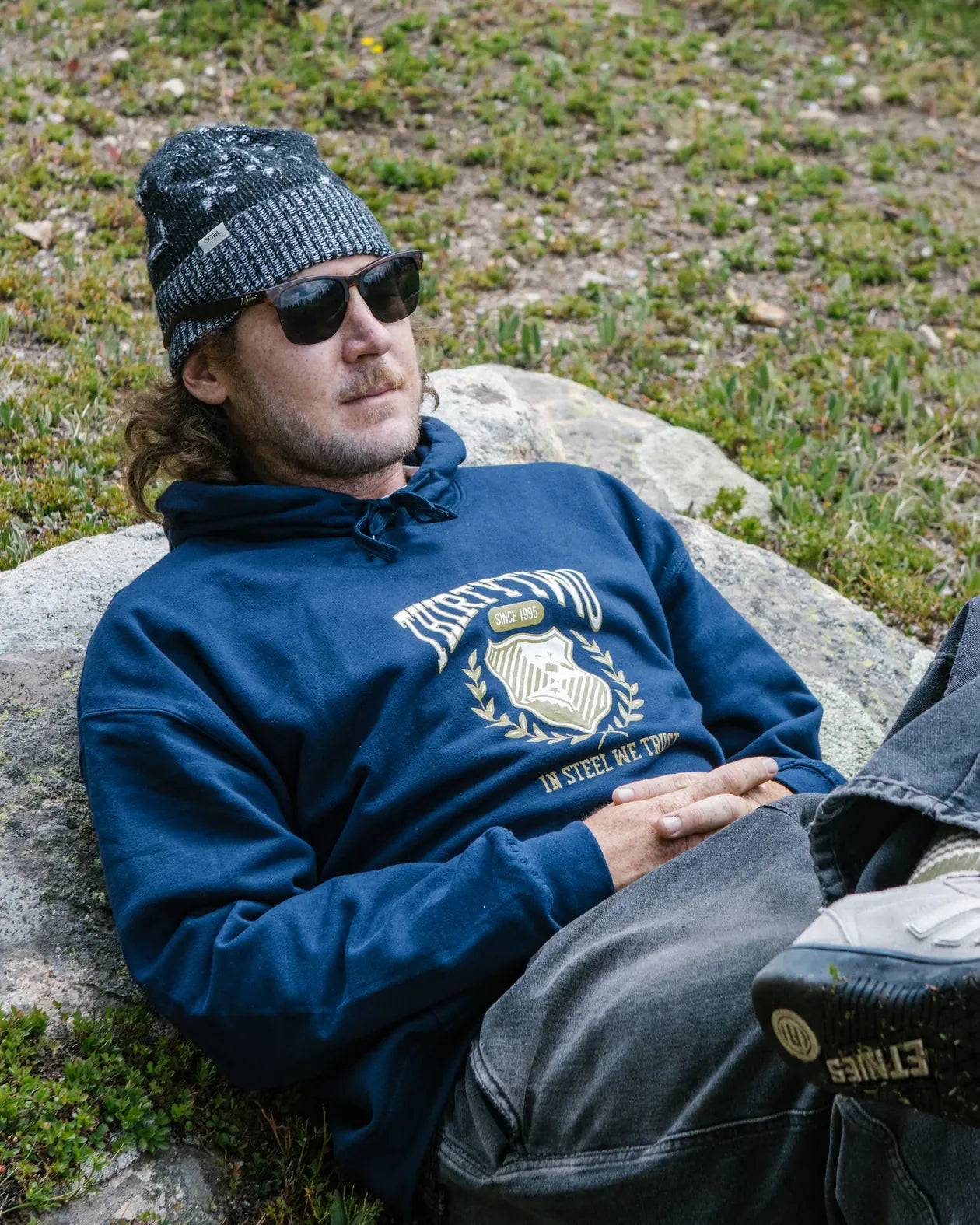 CREST HOODIE Apparel Lifestyle Thirtytwo Rider Driven Snowboarding Snow Premium