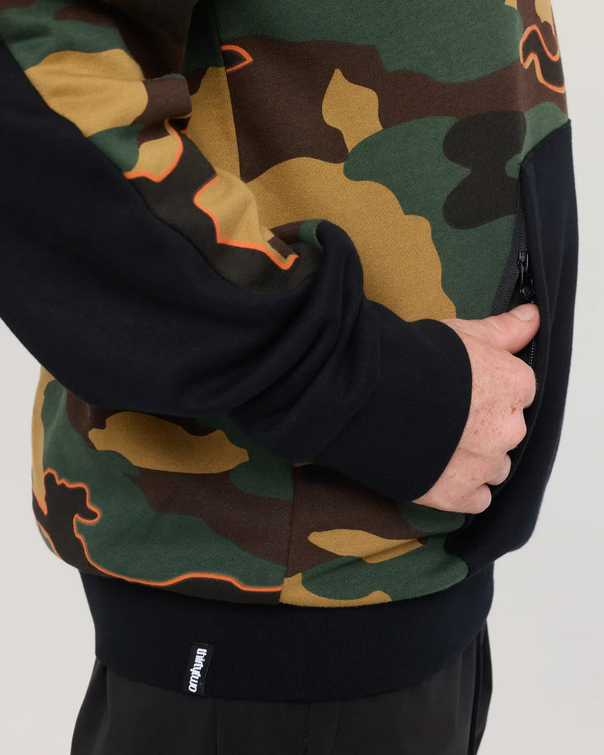 T32M TECH HOODIE Apparel Technical Thirtytwo Rider Driven Snowboarding Snow Premium