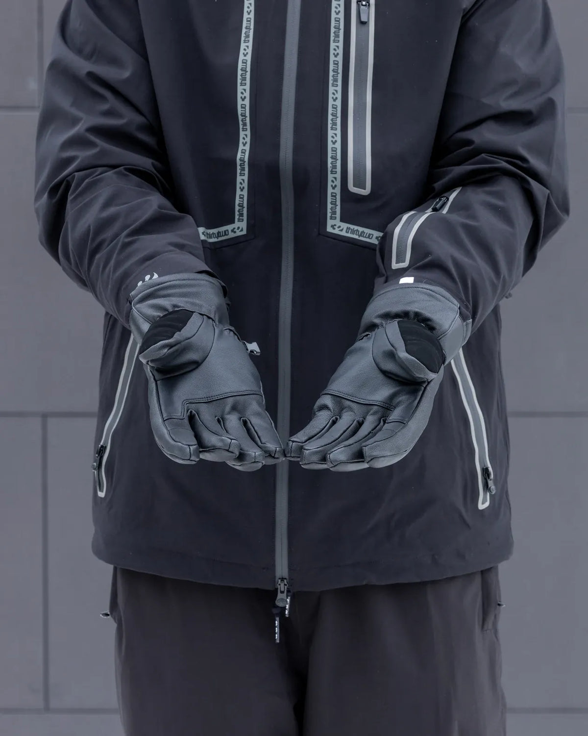 OUTPOST GLOVE Gloves Thirtytwo Rider Driven Snowboarding Snow Premium