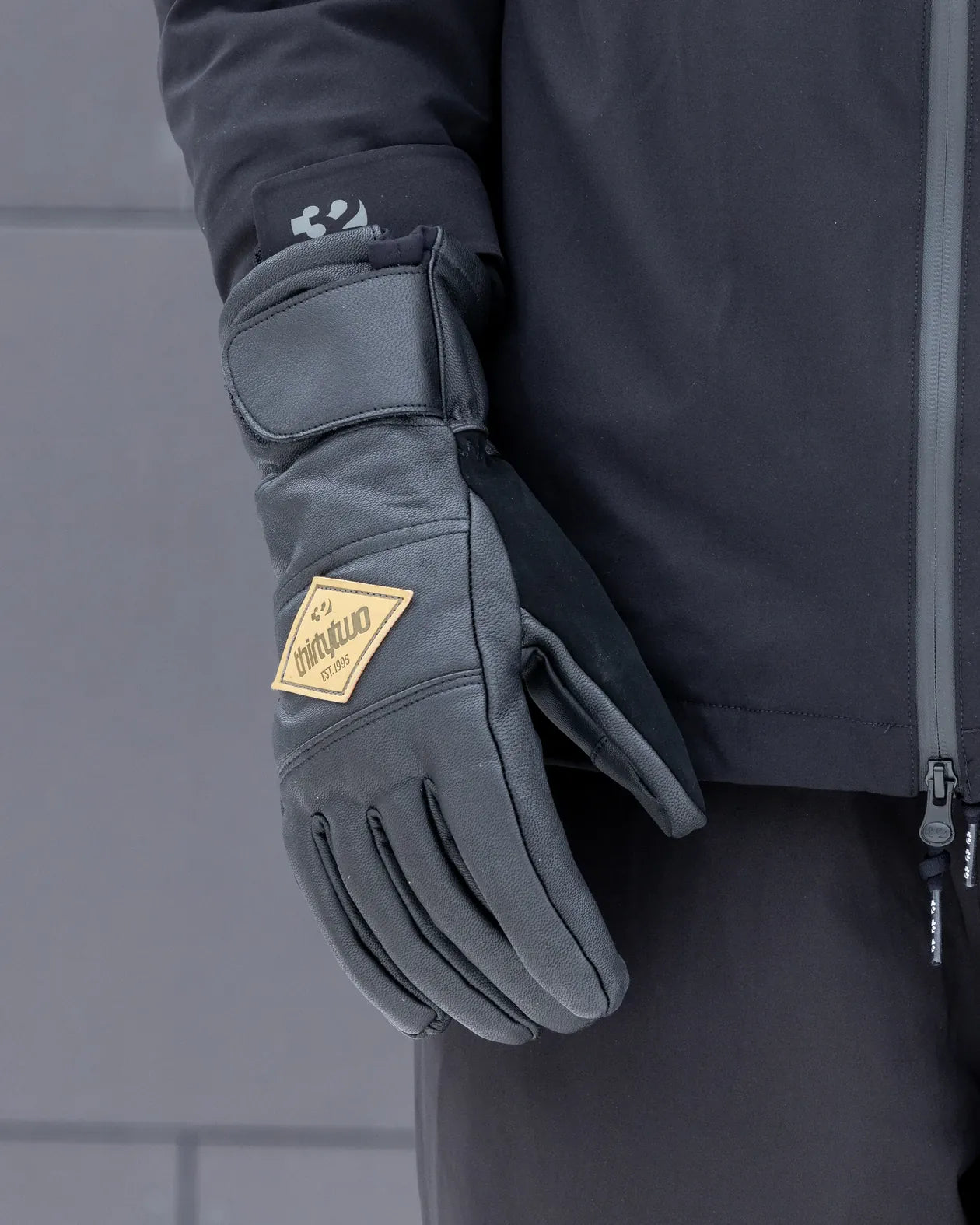 OUTPOST GLOVE Gloves Thirtytwo Rider Driven Snowboarding Snow Premium