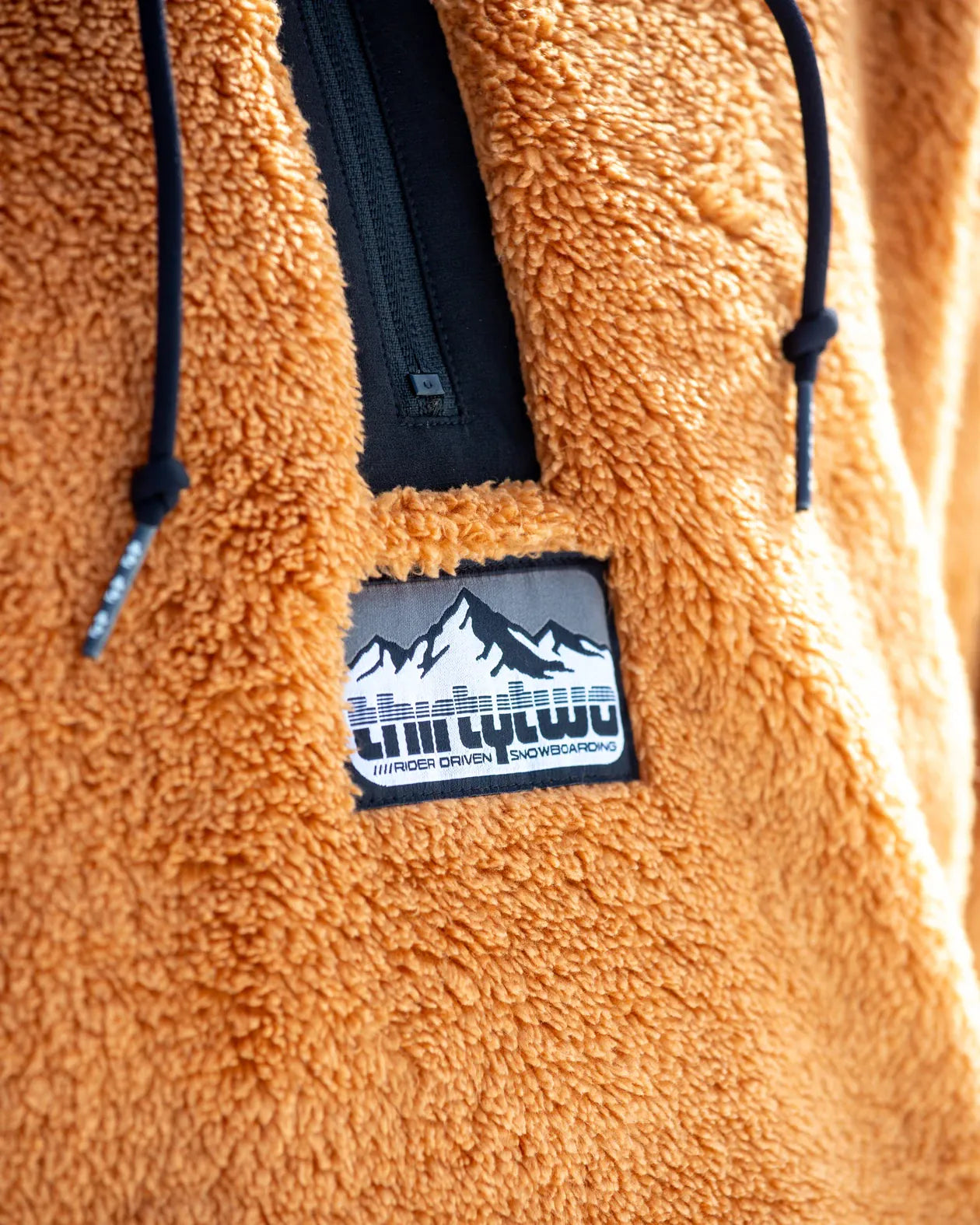 ARCTIC PILE ANORAK Apparel Technical Thirtytwo Rider Driven Snowboarding Snow Premium