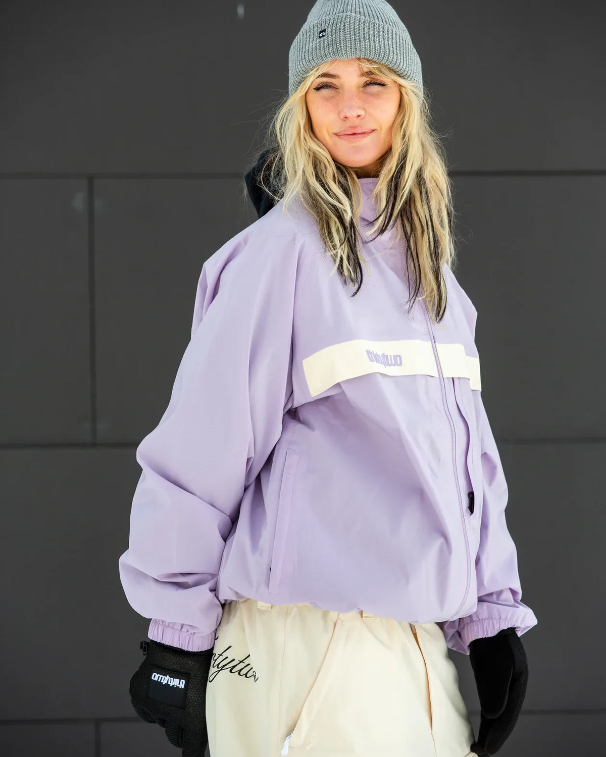 32 CLASSIC WINDBREAKER Outerwear Thirtytwo Rider Driven Snowboarding Snow Premium
